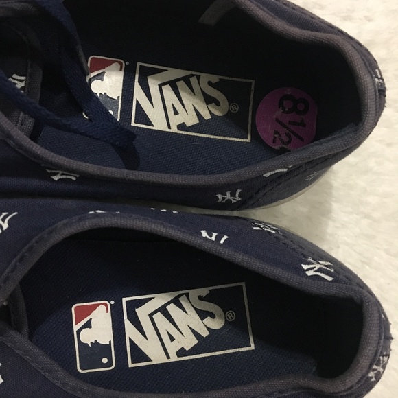 Mens New York Yankees Vans - Picture 6 of 8
